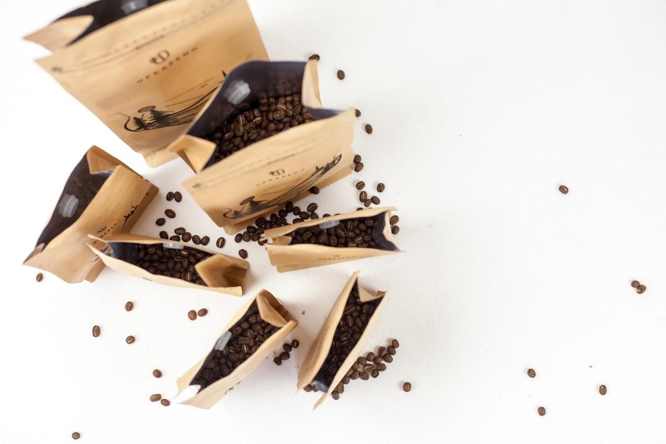 Nápoje - Brazil zrnková káva 100% Arabica 250 g