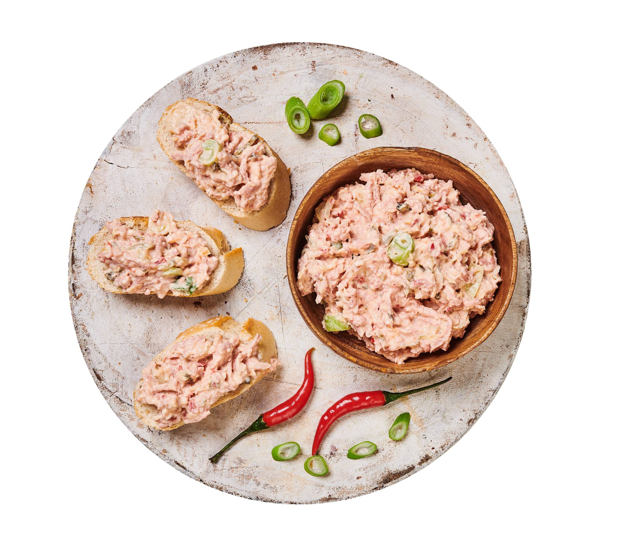 Uzeniny a lahůdky - Pomazánka salámová s chilli a jarní cibulkou Globus - cca 200 g