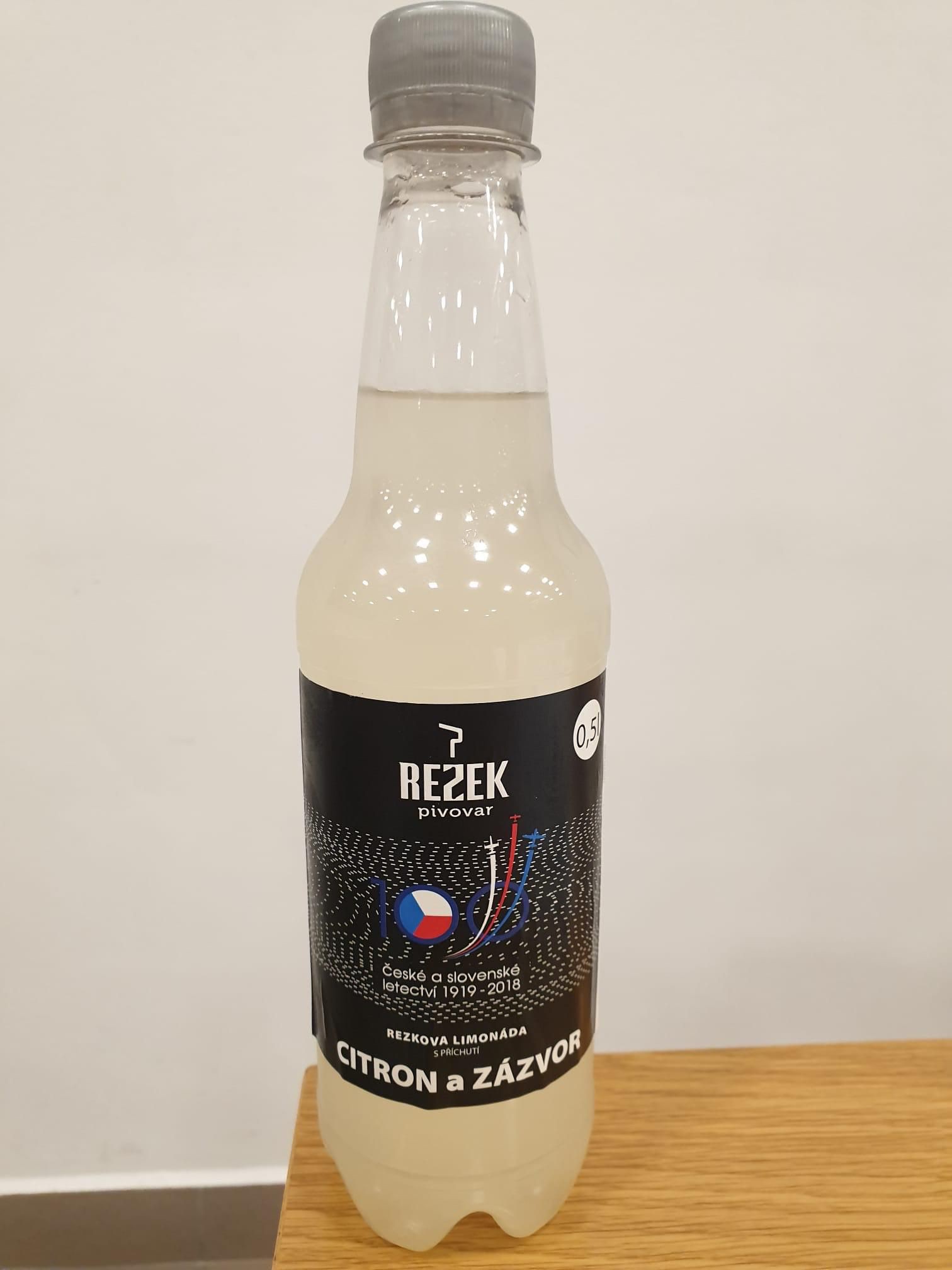 Nápoje - Rezkova limonáda s příchutí citronu a zázvoru